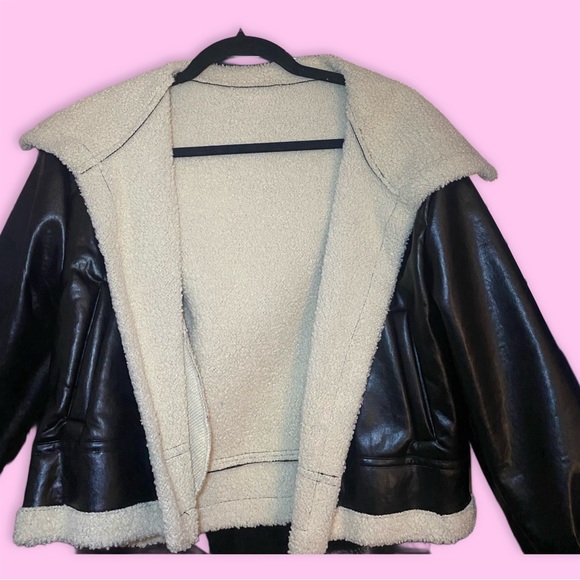 leather jacket - Picture 2 of 4